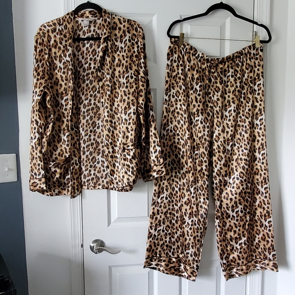 Victoria's Secret Other - ❤sold❤leopard print victoria secret 2 piece pajama set